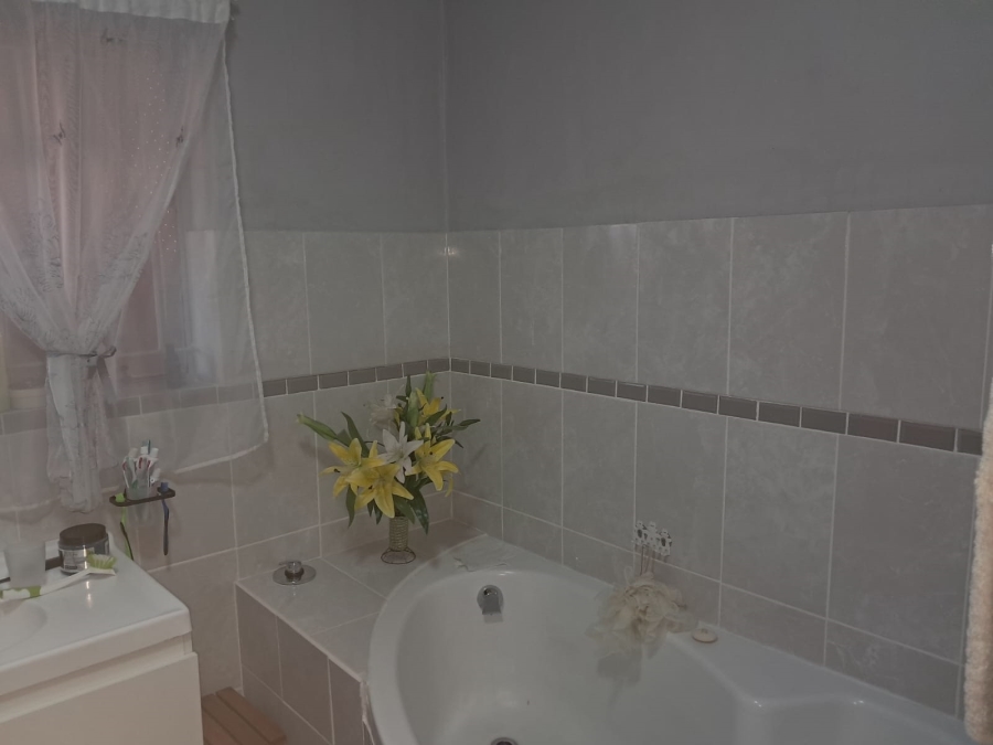 4 Bedroom Property for Sale in Riebeeckstad Free State
